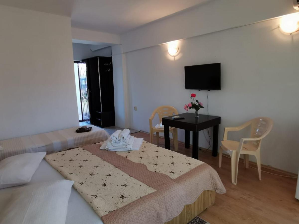 Vila Alphecca Костинешти Экстерьер фото